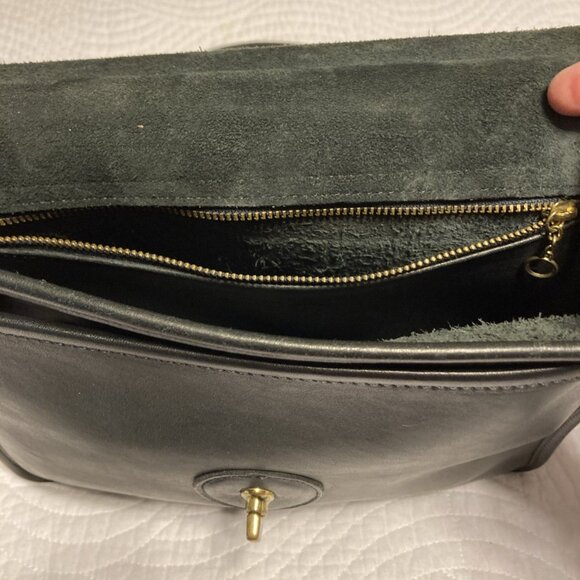 COACH Willis VTG Black Glove-Tanned Leather Brass Trim Crossbody Bag #9927 - Picture 10 of 16